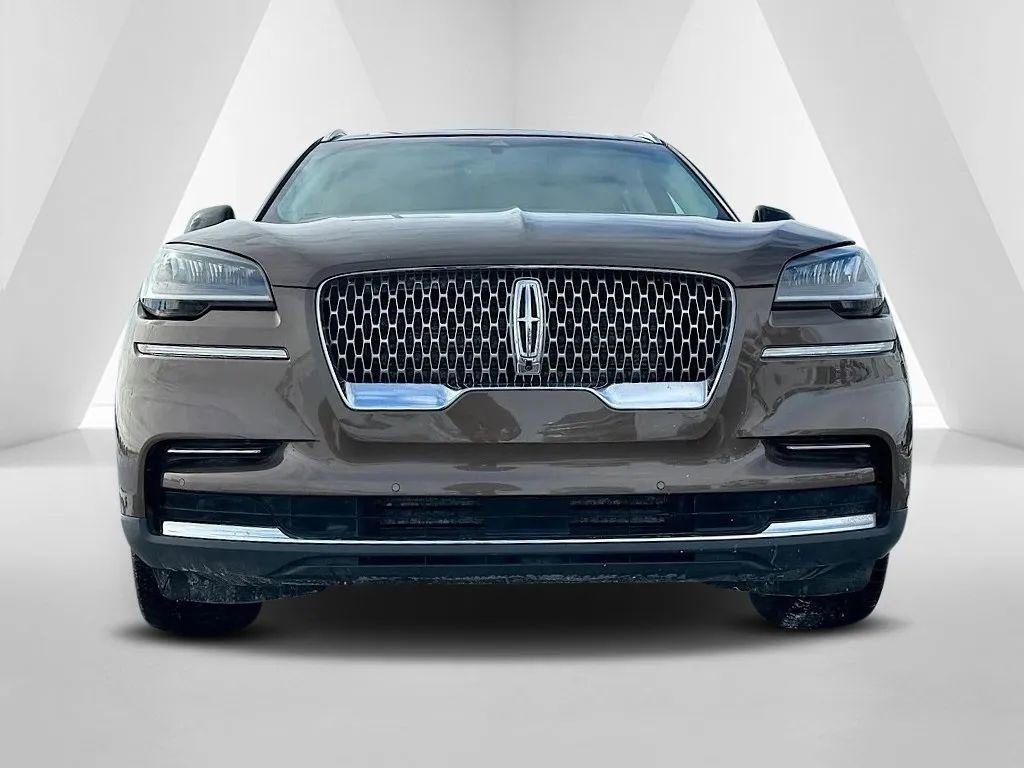 Used 2022 Lincoln Aviator Reserve w/ Equipment Group 201A image 2