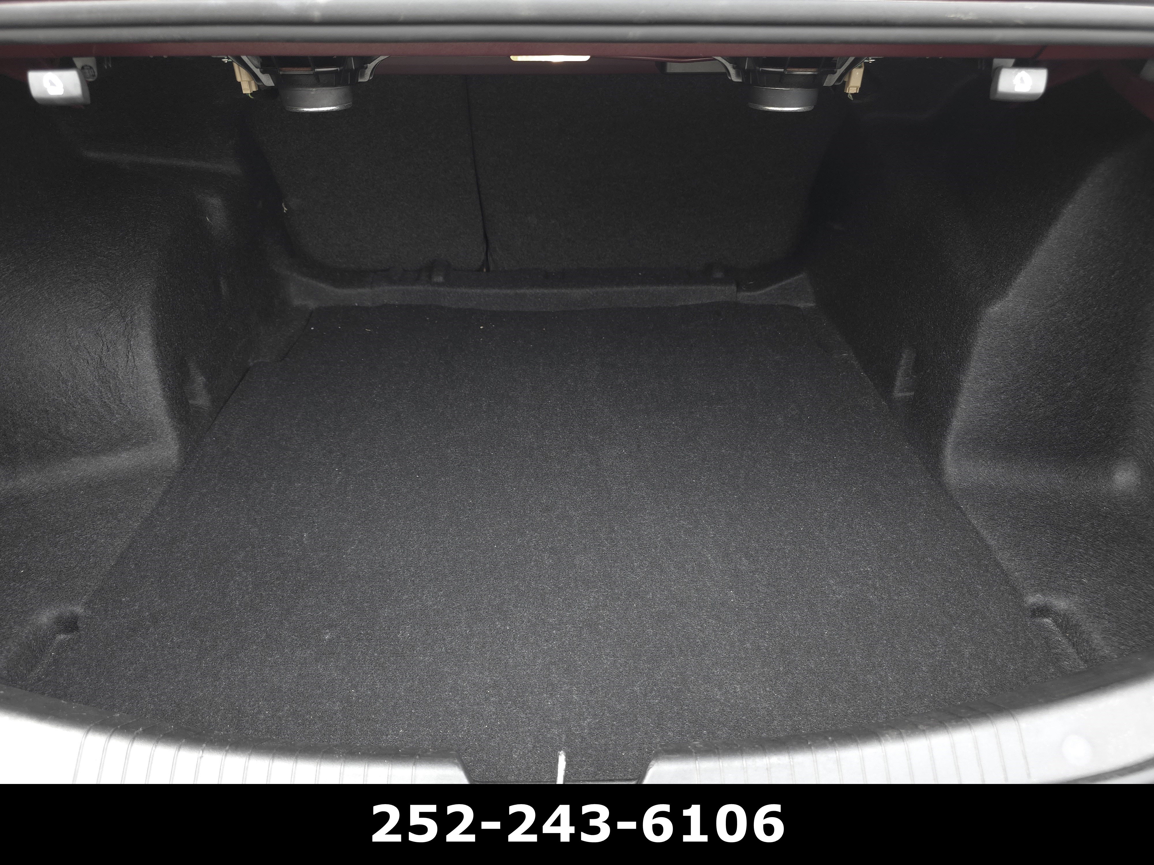 Used 2018 Chevrolet Malibu LT w/ Leather Package image 30