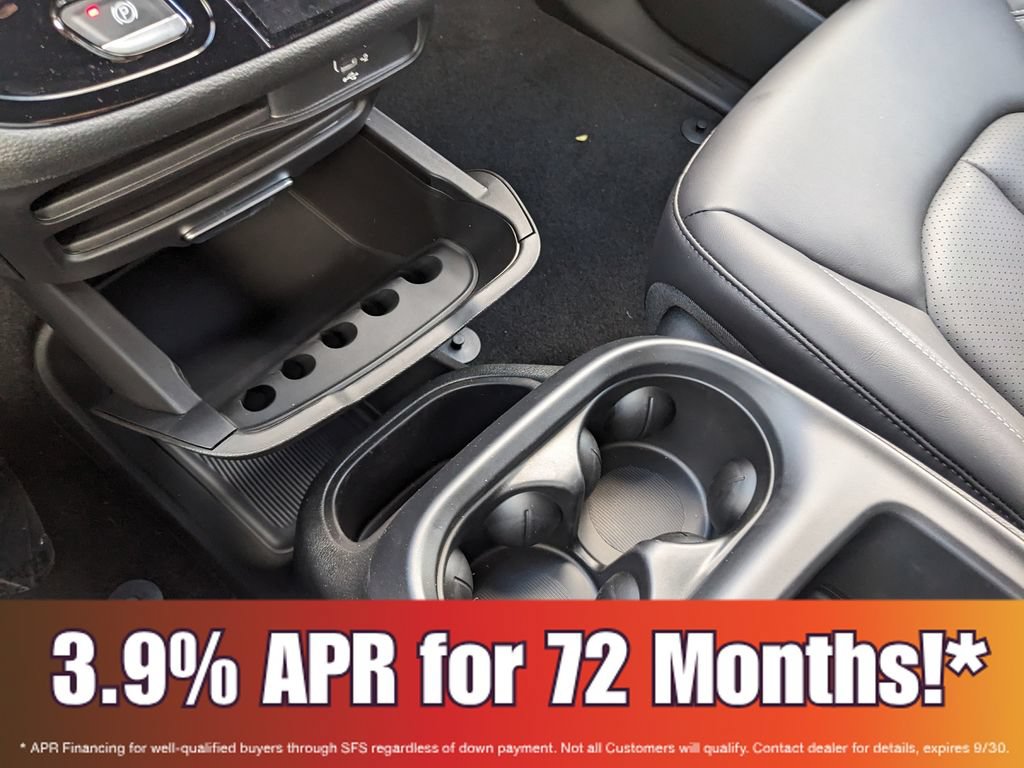 New 2026 Chrysler Pacifica Select FWD image 16