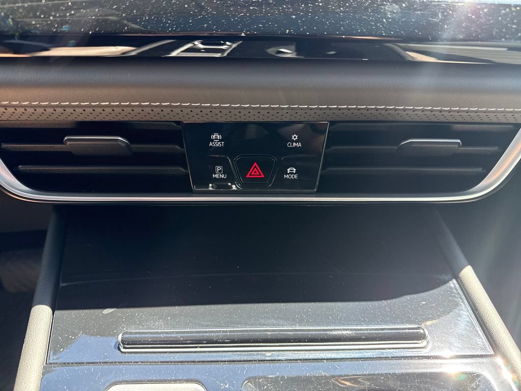 Used 2024 Volkswagen Atlas SEL AWD/4WD image 20