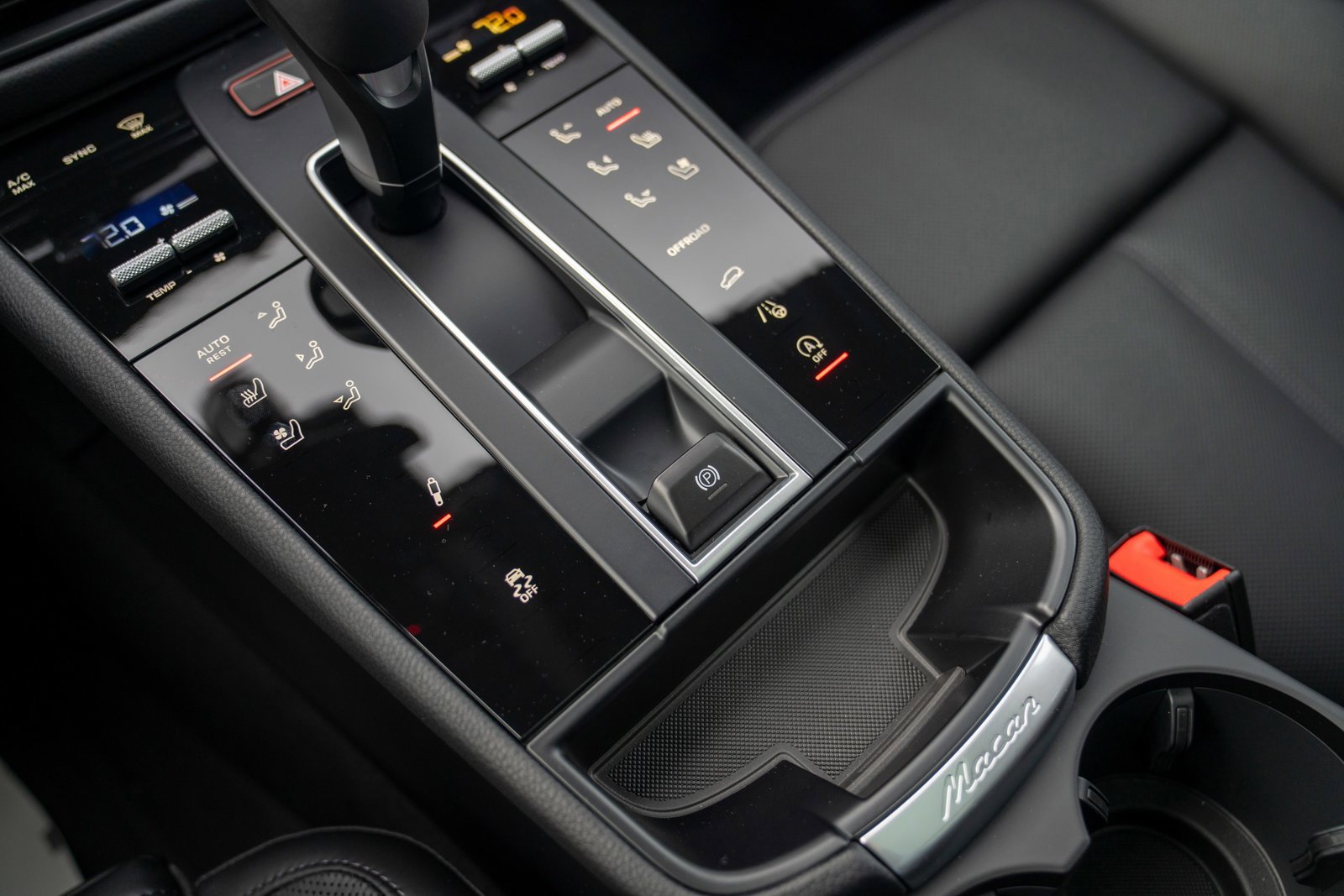 New 2026 Porsche Macan Turbo AWD/4WD image 20