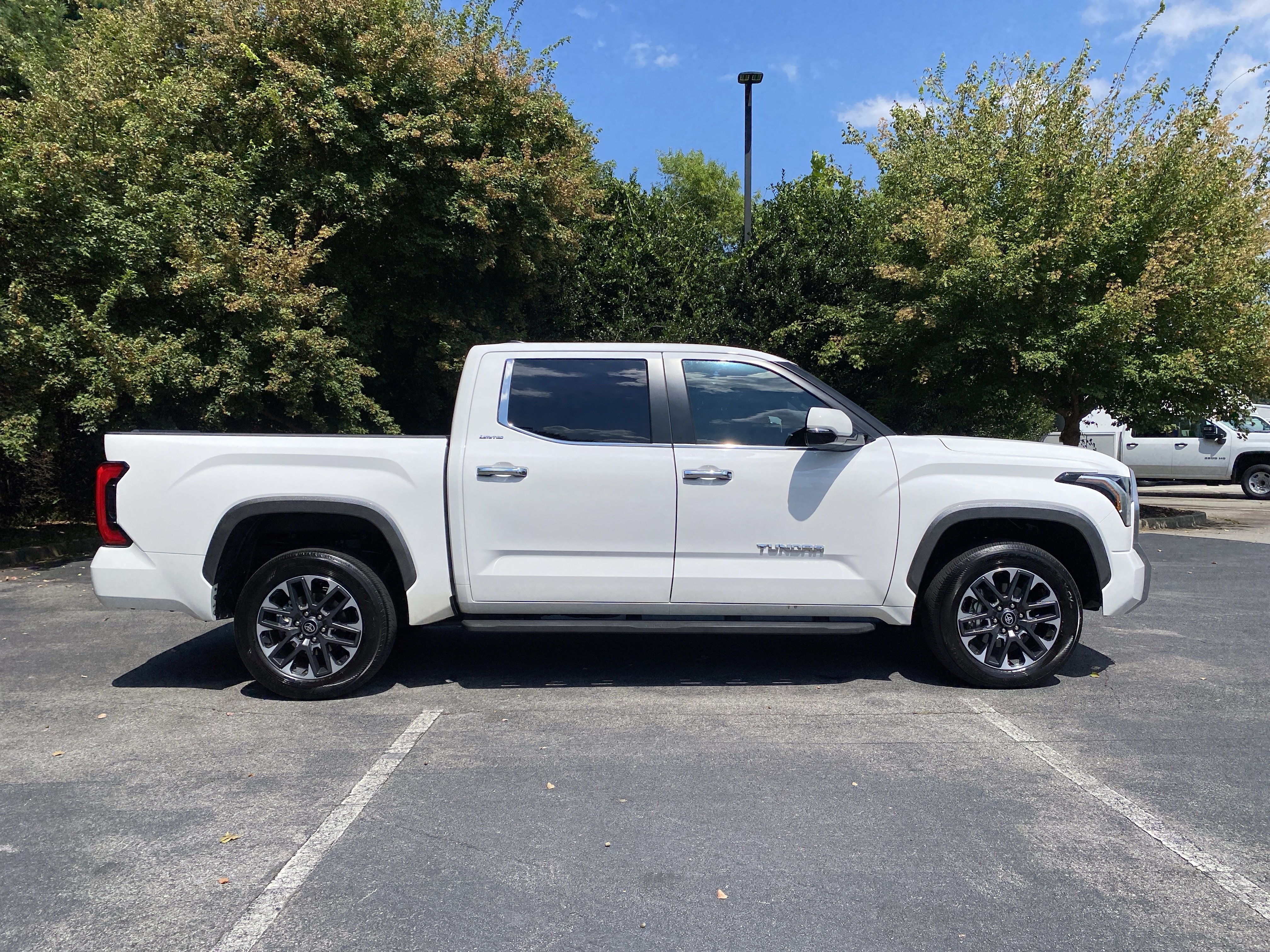 Used 2025 Toyota Tundra Limited AWD/4WD image 51