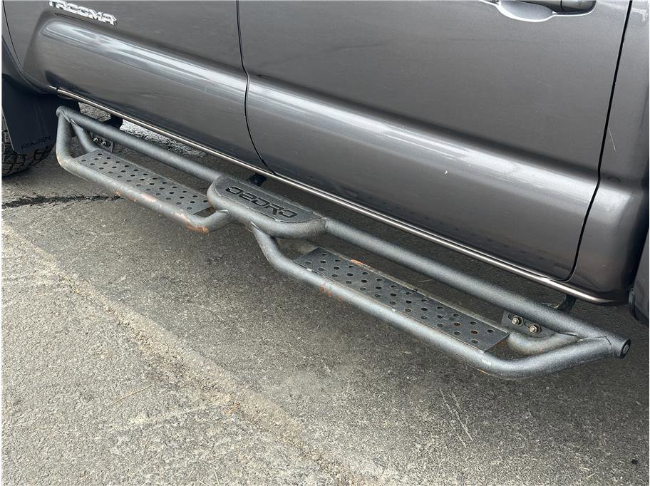 Used 2020 Toyota Tacoma TRD Off-Road w/ Technology Package image 30