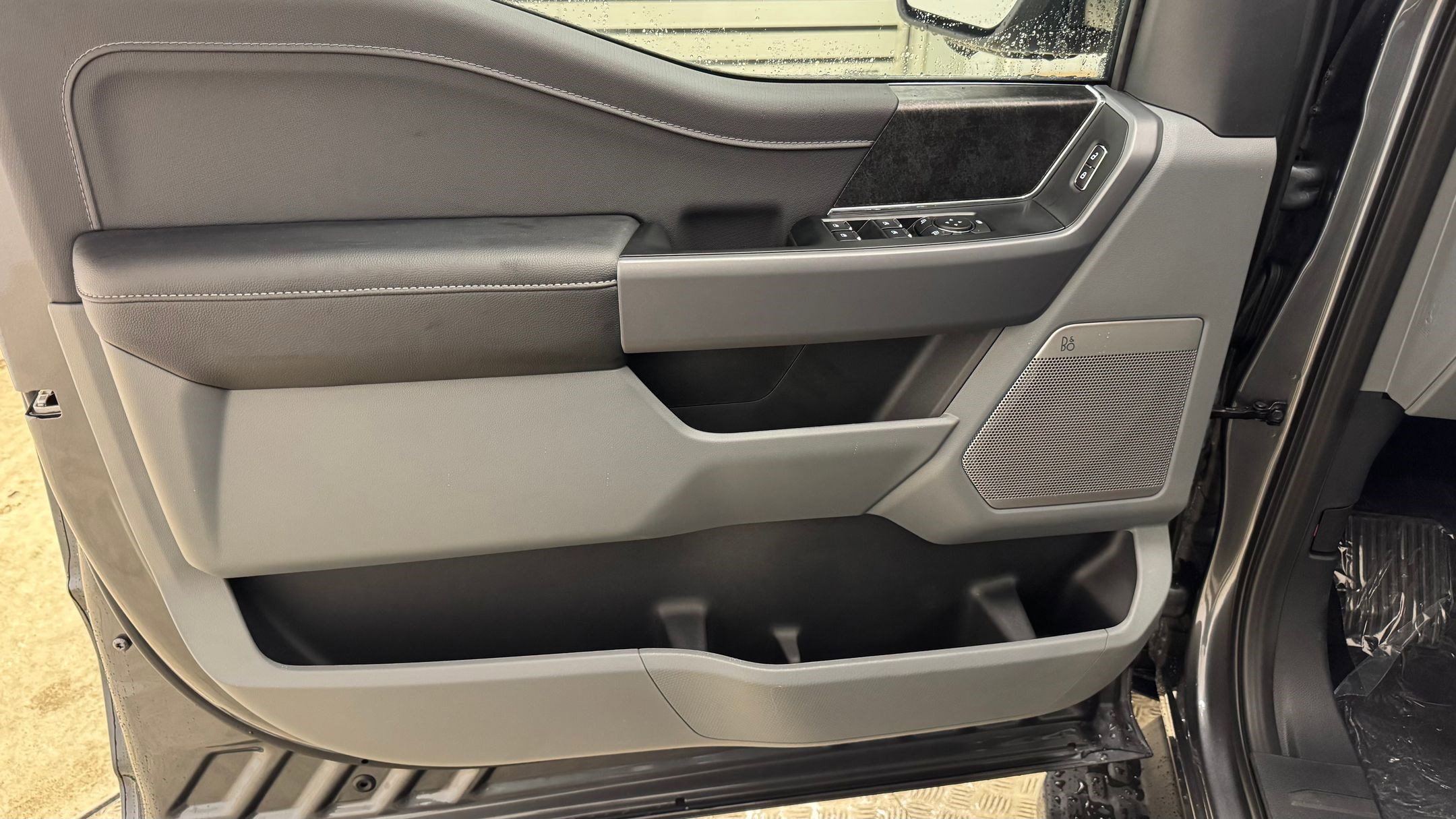 New 2025 Ford F150 Lightning Flash image 26