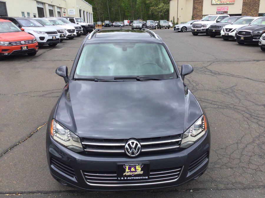 Used 2012 Volkswagen Touareg VR6 AWD/4WD image 5