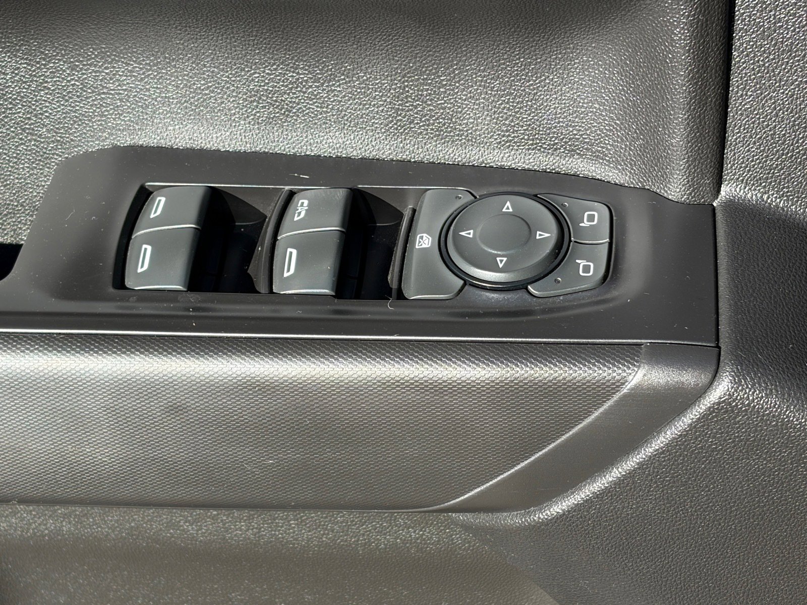 Used 2019 Chevrolet Silverado 1500 Custom w/ Custom Value Package image 16