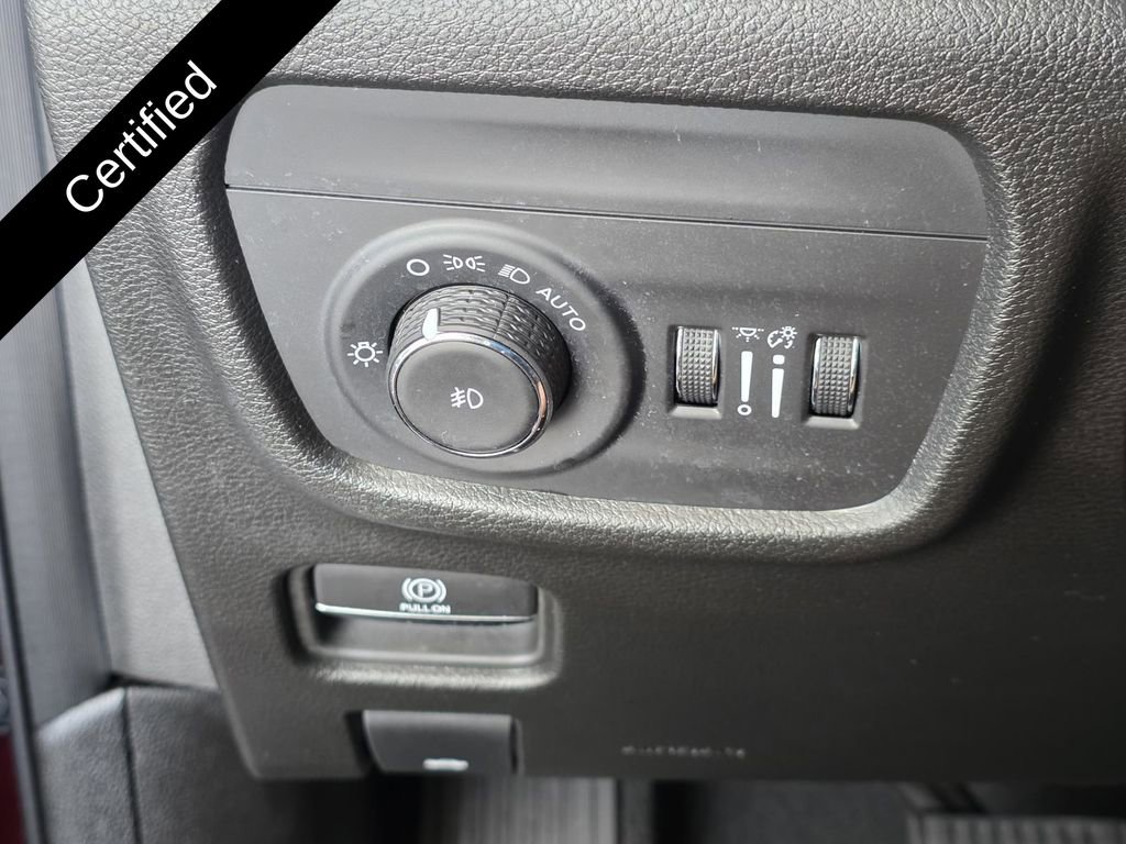 Used 2025 Jeep Grand Cherokee Limited image 29