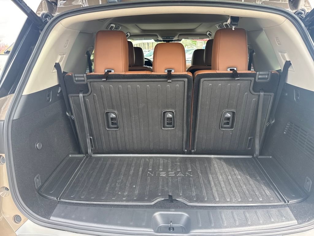 Used 2025 Nissan Pathfinder Platinum image 22
