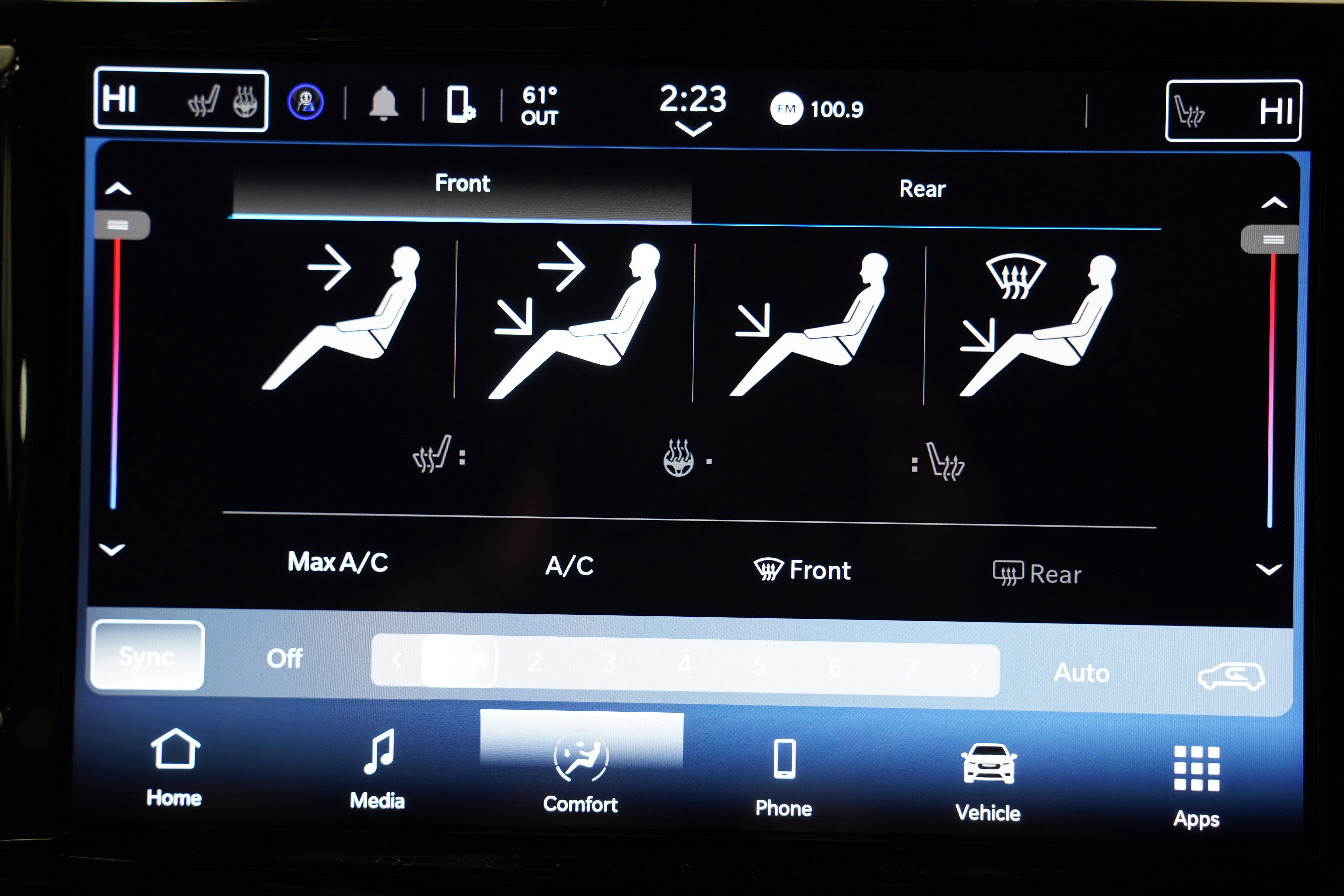 Used 2024 Chrysler Pacifica Touring-L FWD image 26