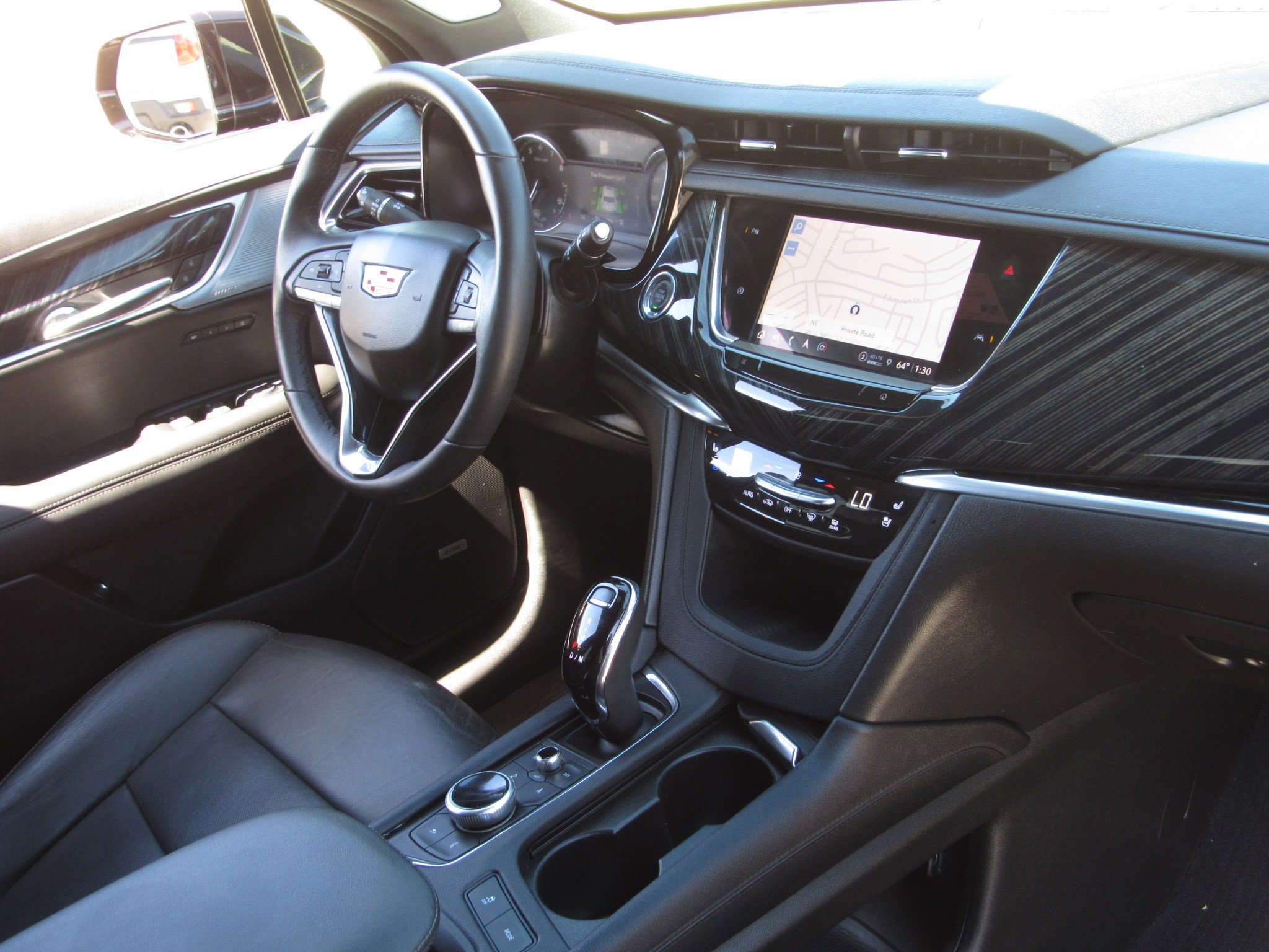 Used 2024 Cadillac XT6 Premium Luxury image 10