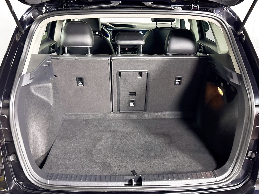 Used 2023 Volkswagen Taos SE w/ Panoramic Sunroof Package image 21