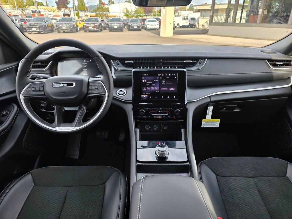 New 2025 Jeep Grand Cherokee Altitude AWD/4WD image 8