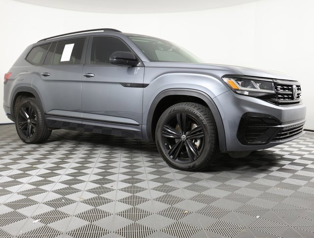 Used 2023 Volkswagen Atlas SEL R-Line image 3