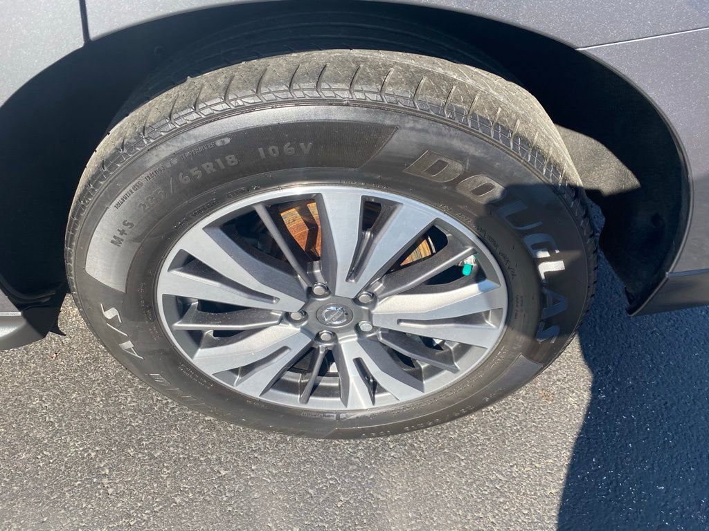 Used 2018 Nissan Pathfinder SL AWD/4WD image 28