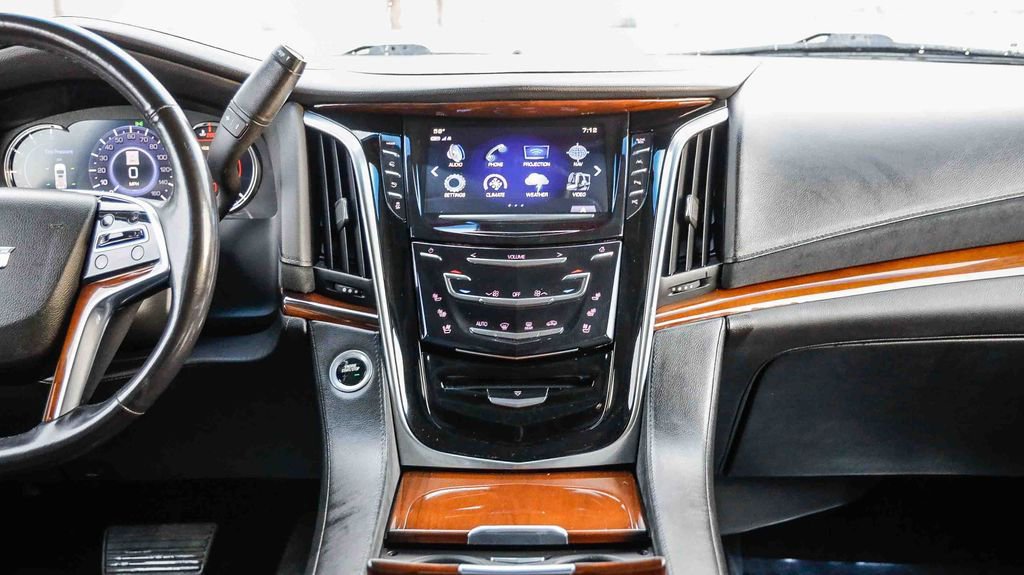 Used 2018 Cadillac Escalade ESV Premium Luxury image 16