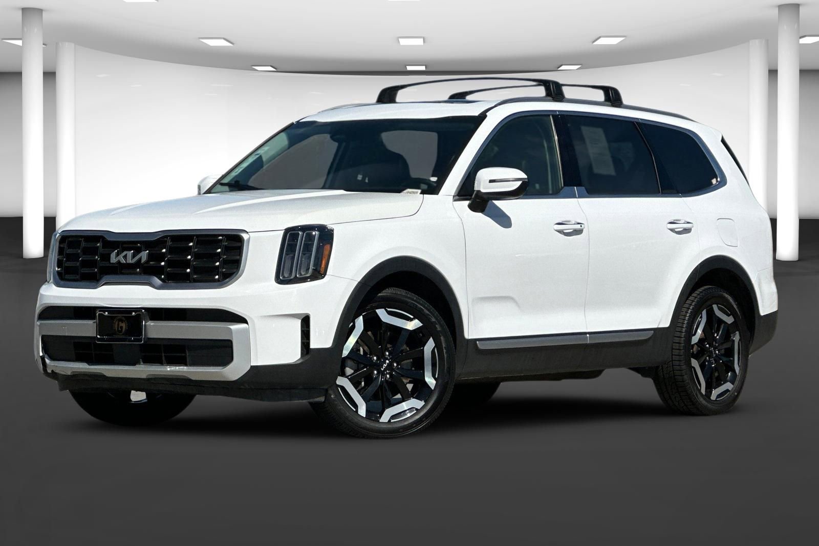 Used 2025 Kia Telluride S image 2