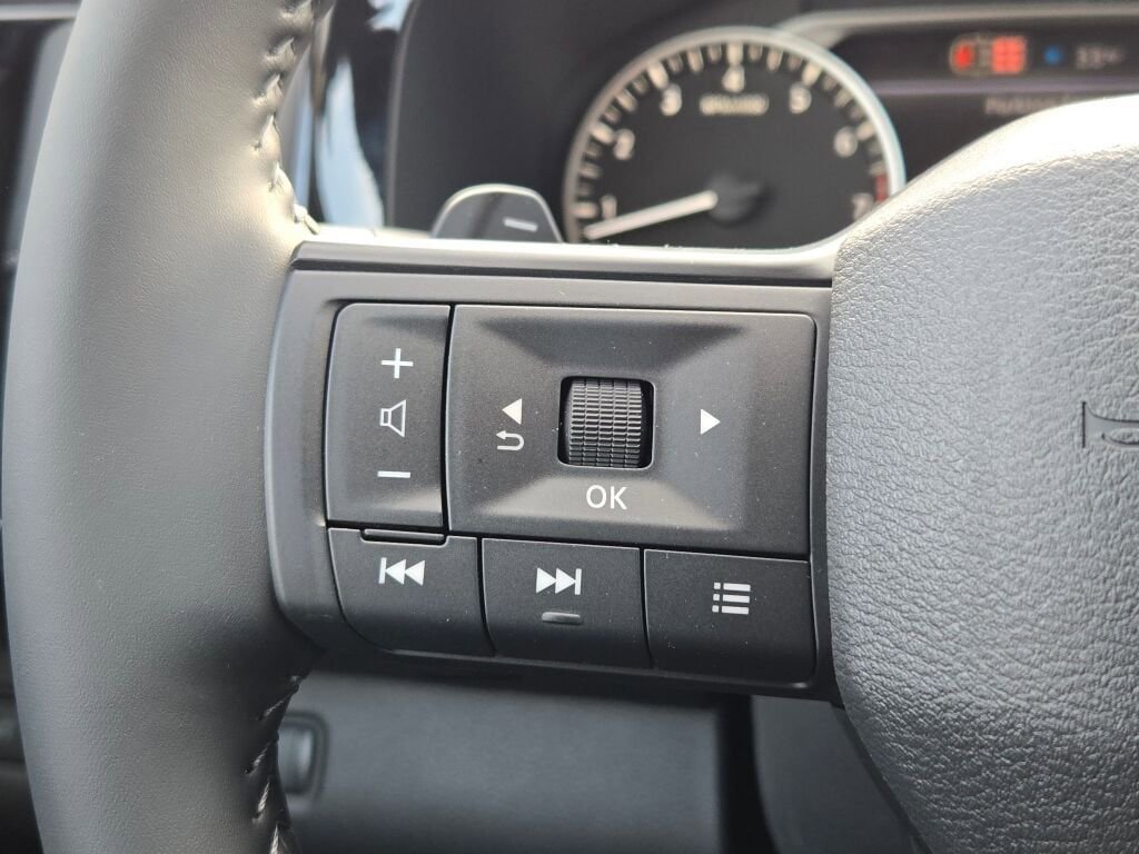 New 2026 Nissan Pathfinder SV image 28