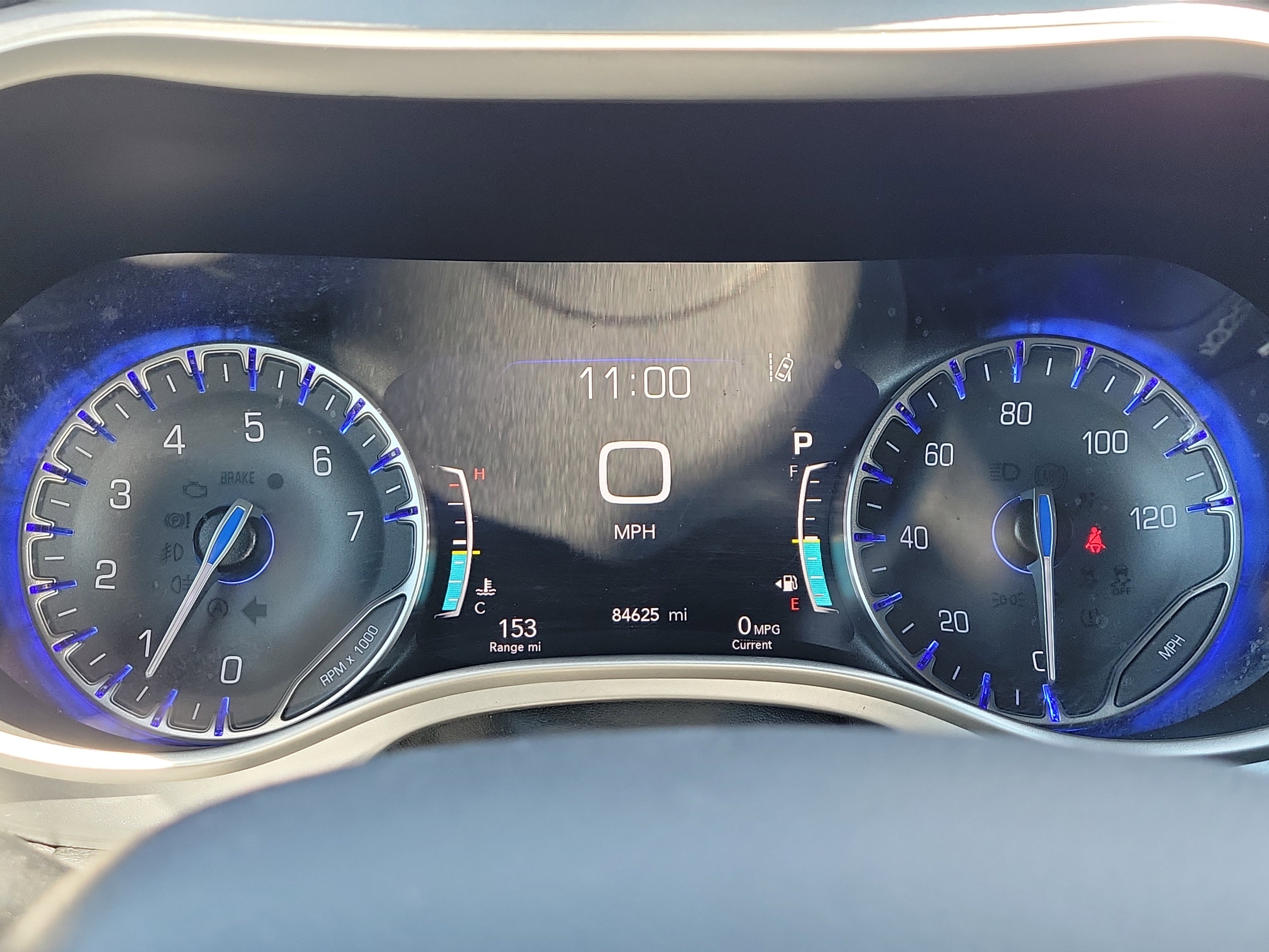 Used 2021 Chrysler Pacifica Touring-L w/ Uconnect Theater Family Group FWD image 23