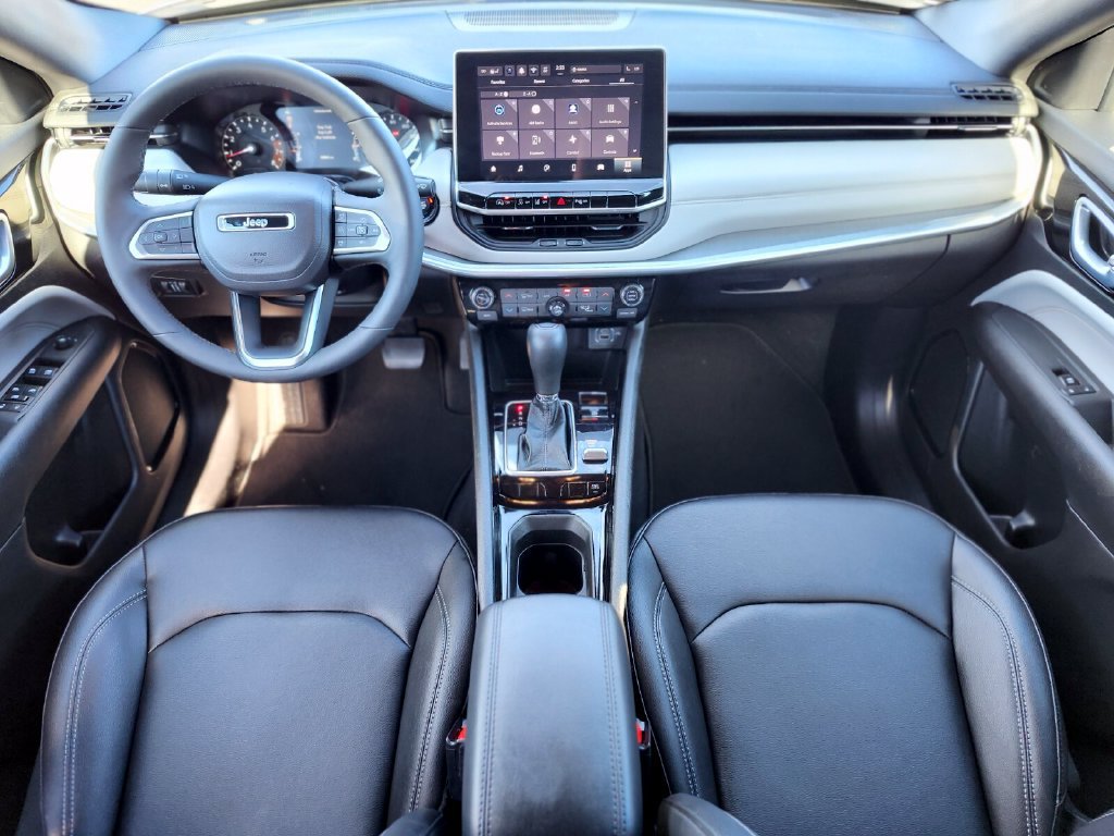 Used 2026 Jeep Compass Limited AWD/4WD image 12