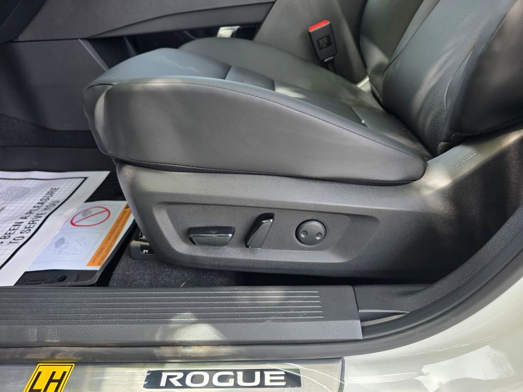 New 2026 Nissan Rogue Dark Armor image 17