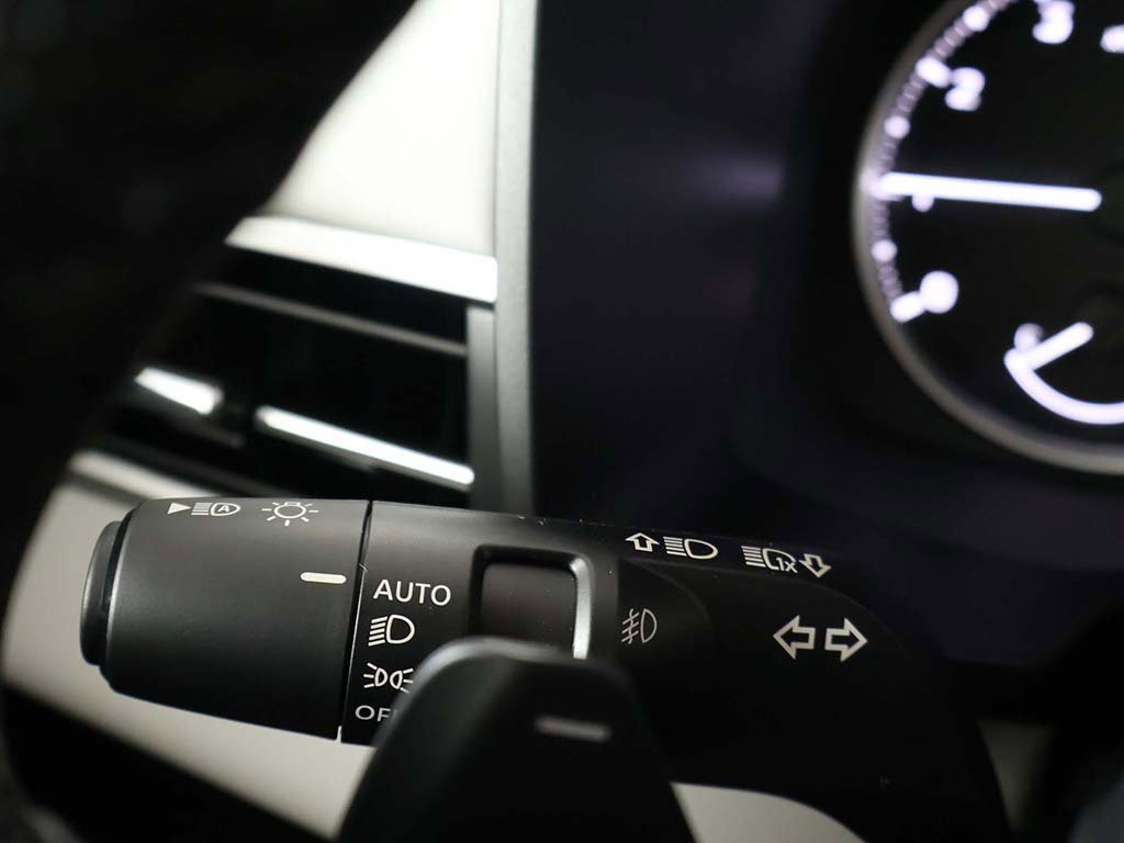 New 2025 Mitsubishi Outlander SE image 45