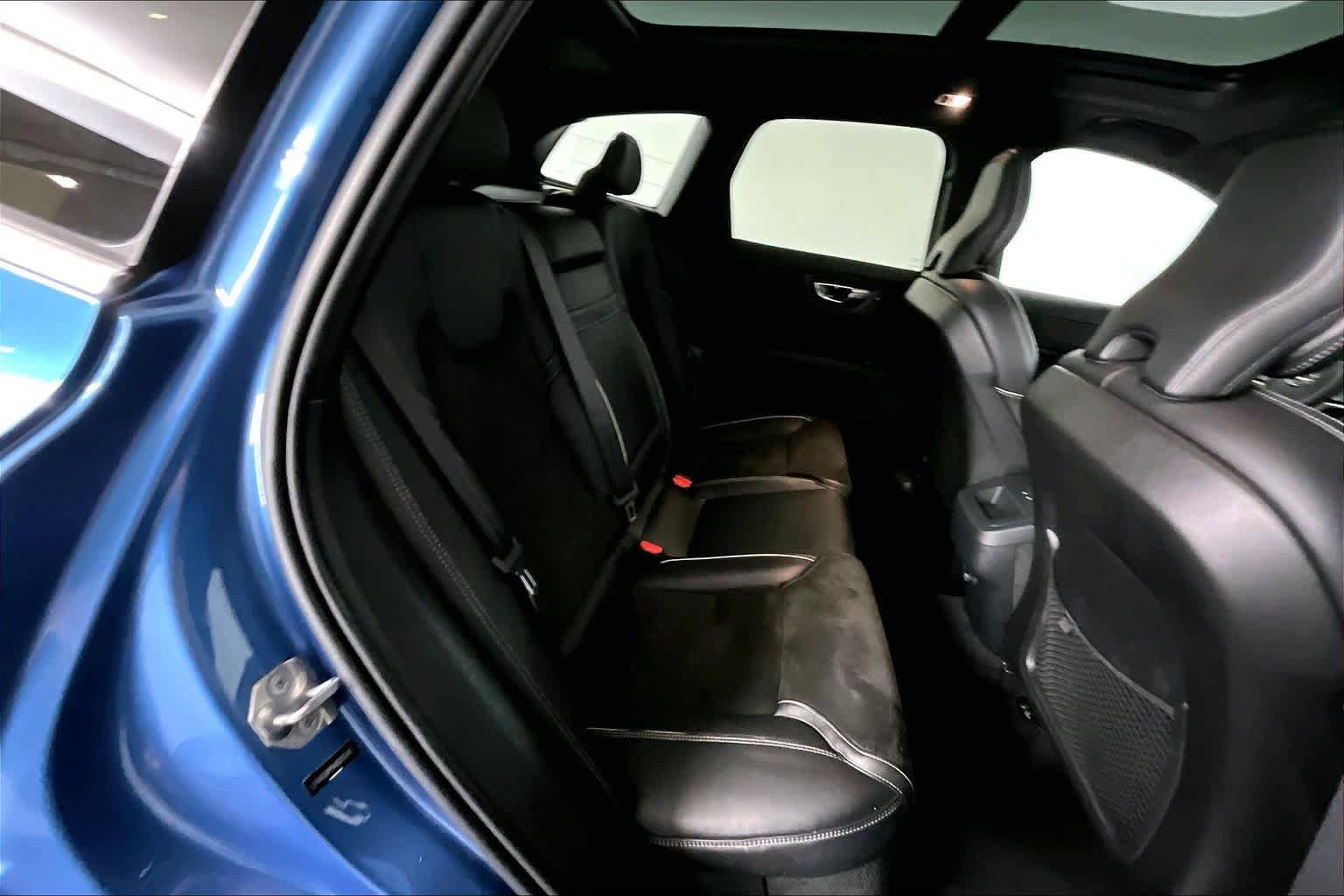Used 2019 Volvo XC60 T6 R-Design AWD/4WD image 20