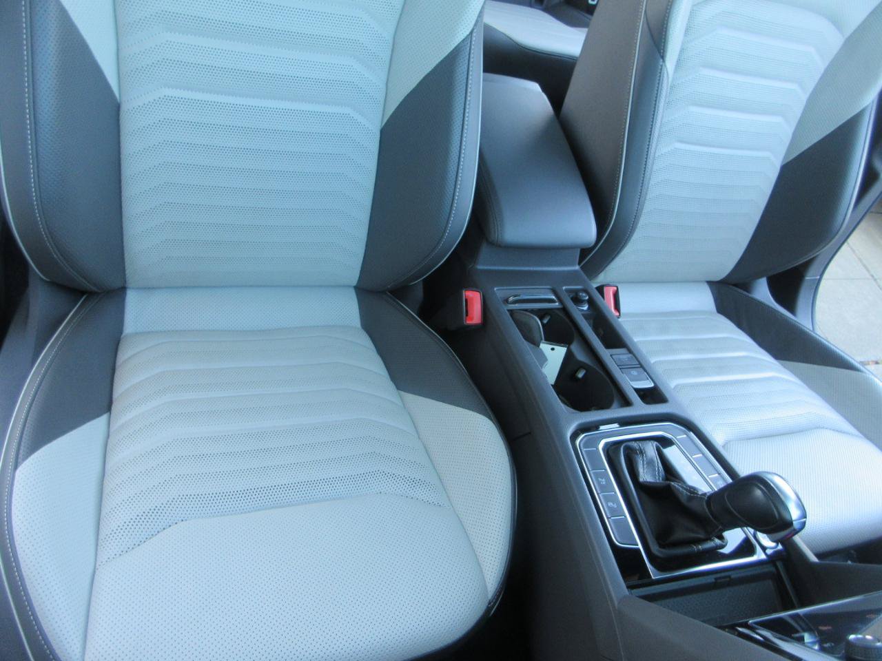 Used 2023 Volkswagen Arteon SEL Premium AWD/4WD image 30