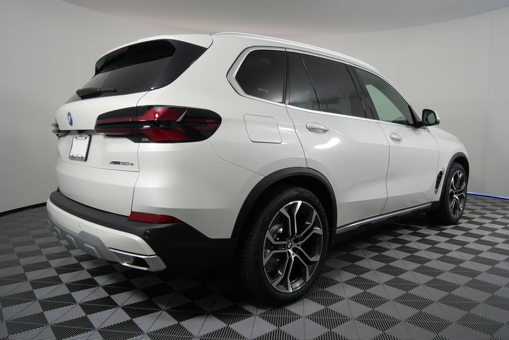 Used 2026 BMW X5 xDrive50e w/ Executive Package AWD/4WD image 6