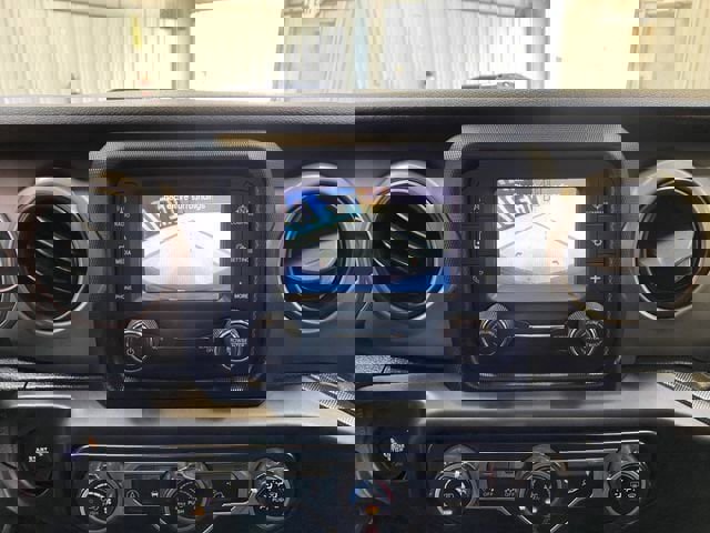 Used 2020 Jeep Wrangler Sport image 39