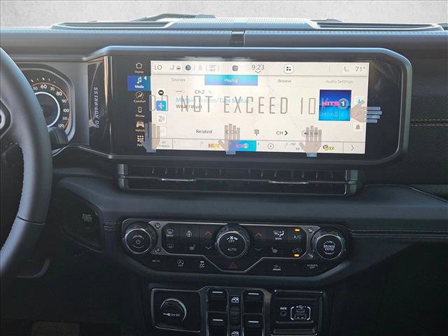 New 2025 Jeep Gladiator Mojave w/ Convenience Group image 13