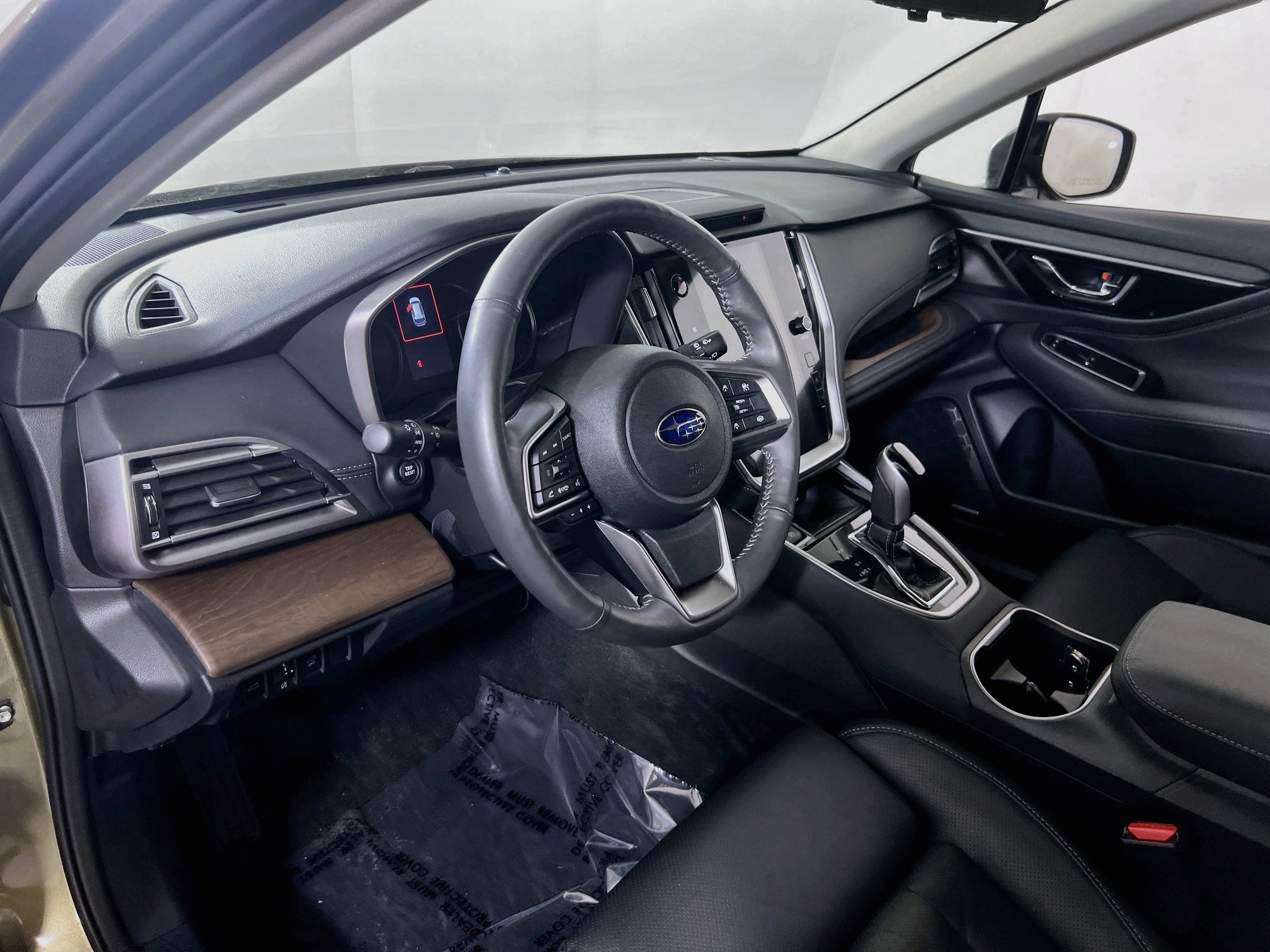 Used 2023 Subaru Outback Touring AWD/4WD image 9