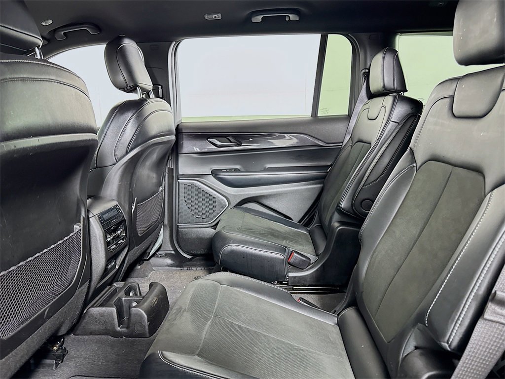 Used 2021 Jeep Grand Cherokee L Laredo image 12