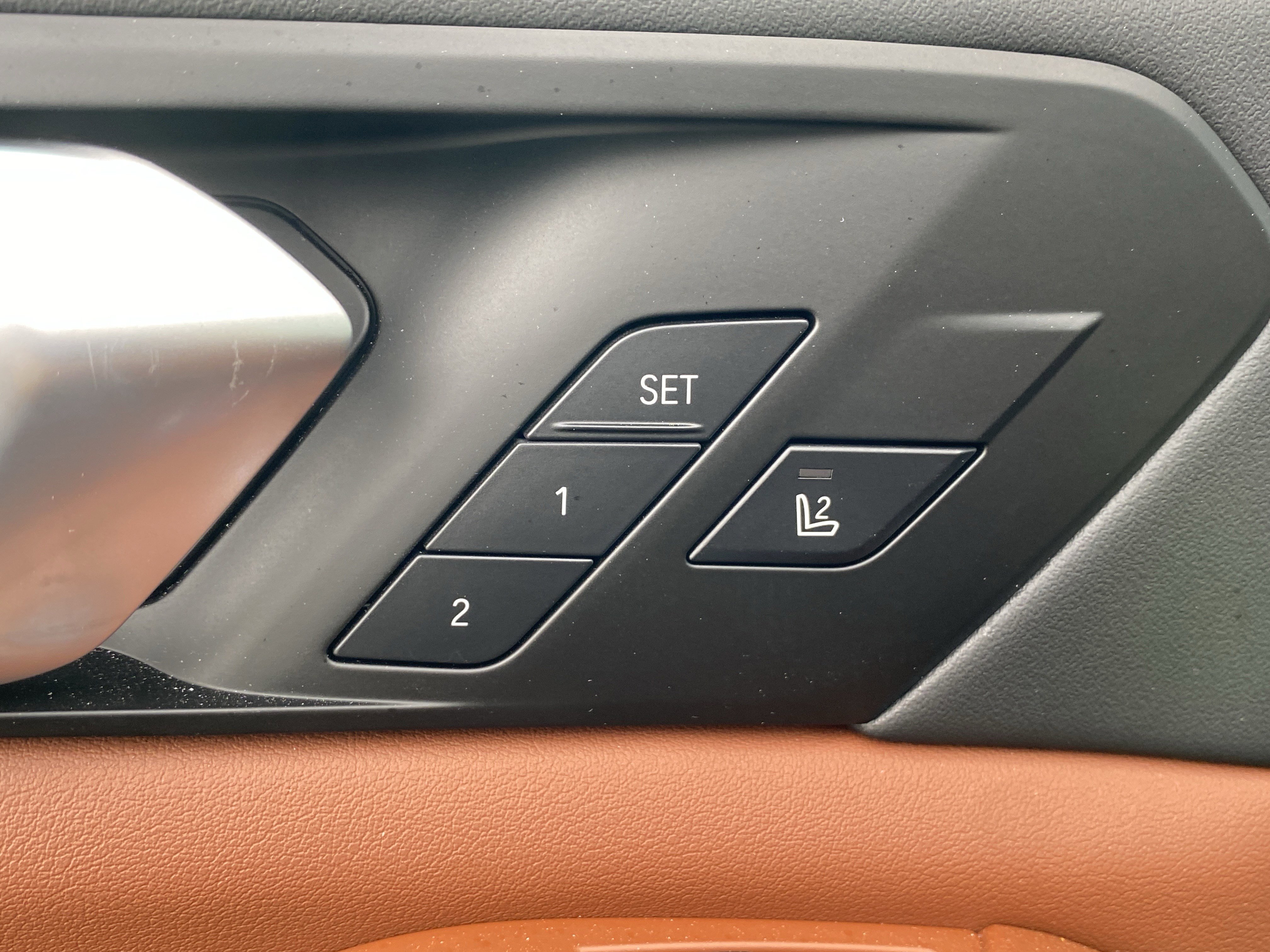 Used 2025 BMW X5 xDrive40i w/ M Sport Package image 28