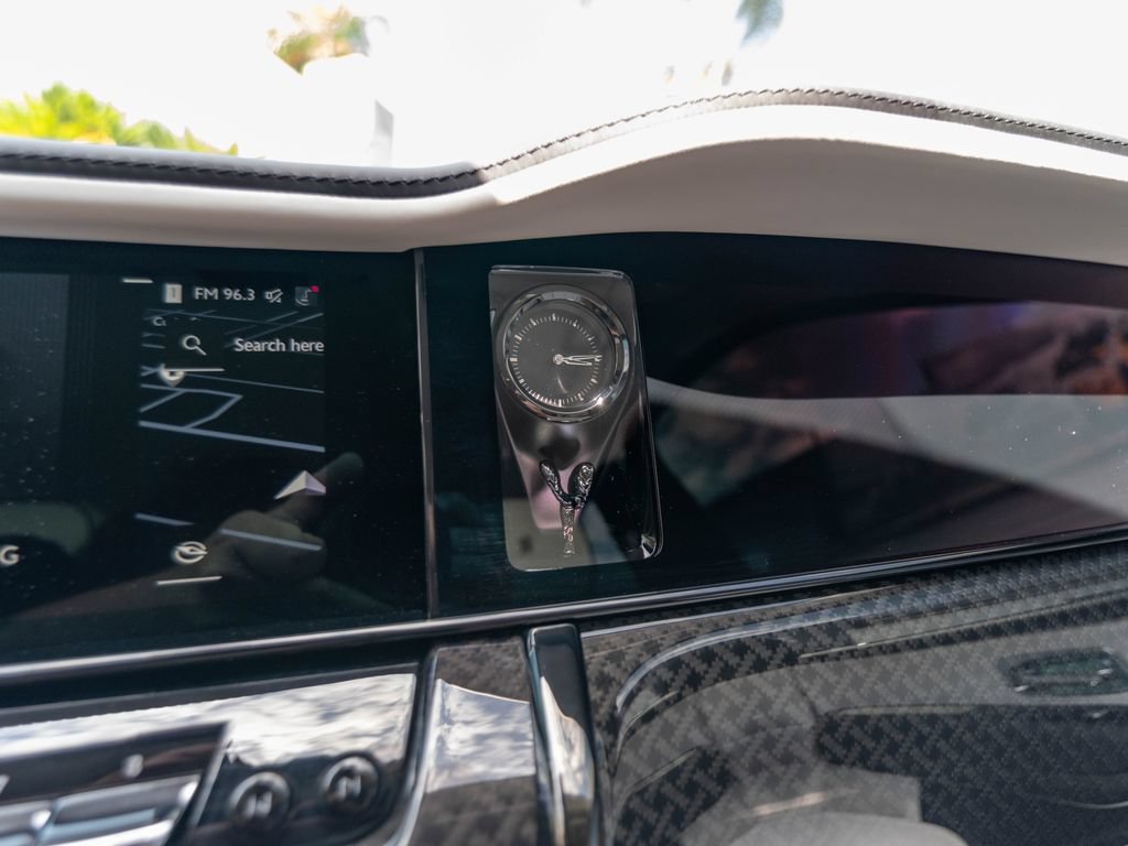 Used 2025 Rolls-Royce Cullinan Black Badge AWD/4WD image 13