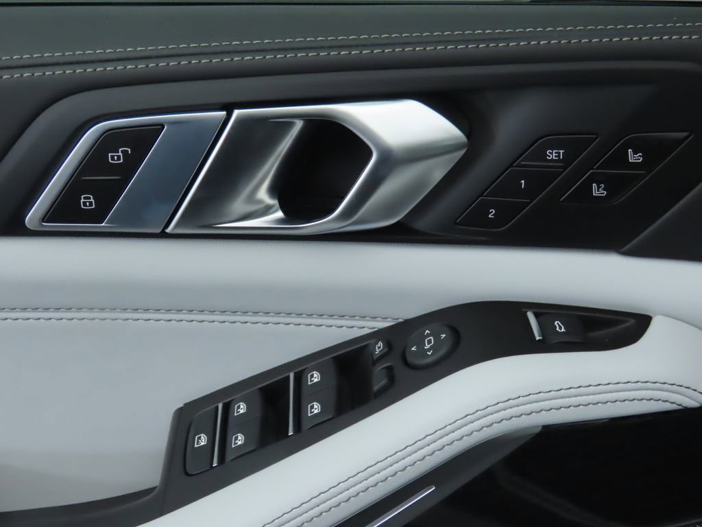 New 2026 BMW X5 xDrive40i w/ Executive Package image 24