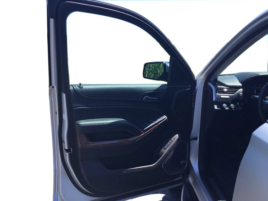 Used 2017 Chevrolet Suburban Premier AWD/4WD image 17
