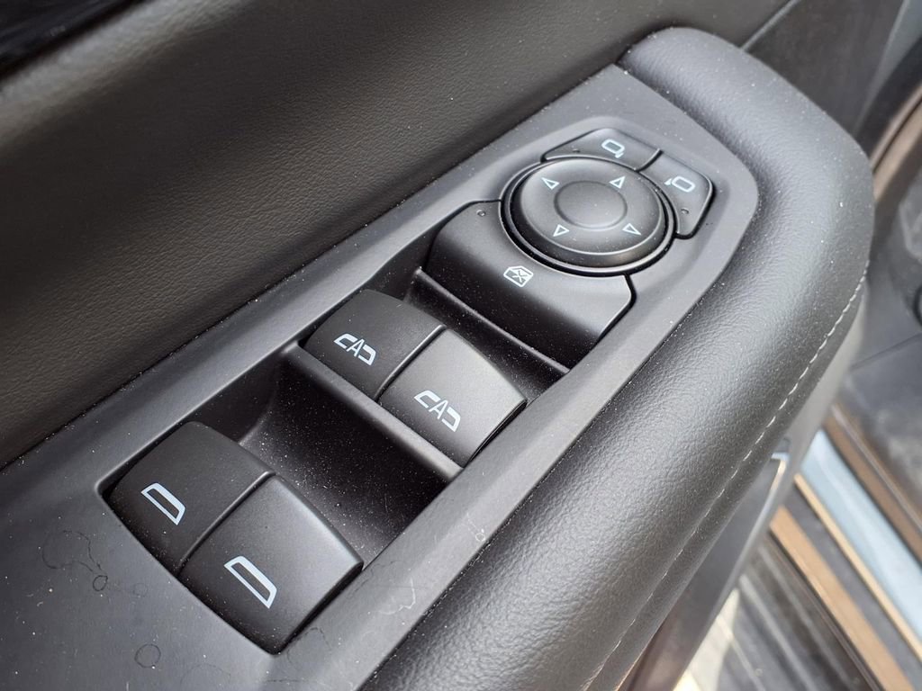Used 2025 Chevrolet Tahoe LT AWD/4WD image 20