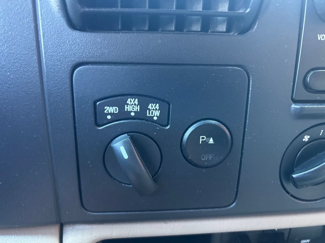 Used 2006 Ford F250 4x4 Crew Cab Super Duty image 11