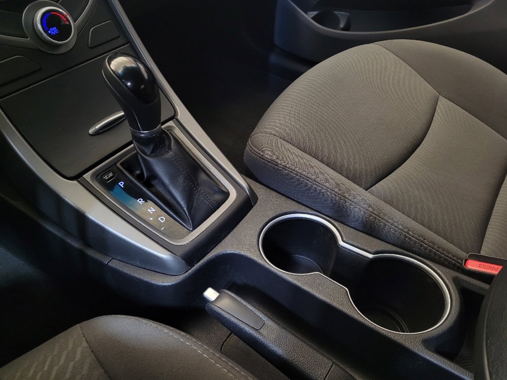 Used 2016 Hyundai Elantra SE image 26