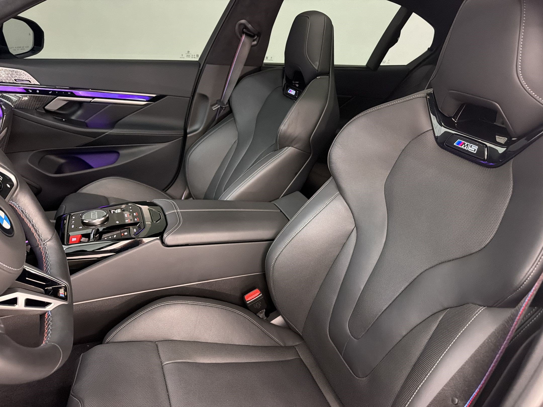 Certified 2025 BMW M5 w/ Executive Package AWD/4WD image 5