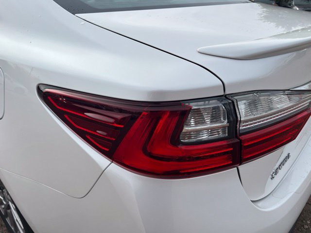 Used 2018 Lexus ES 350 w/ Luxury Package w/Wood Trim FWD image 10