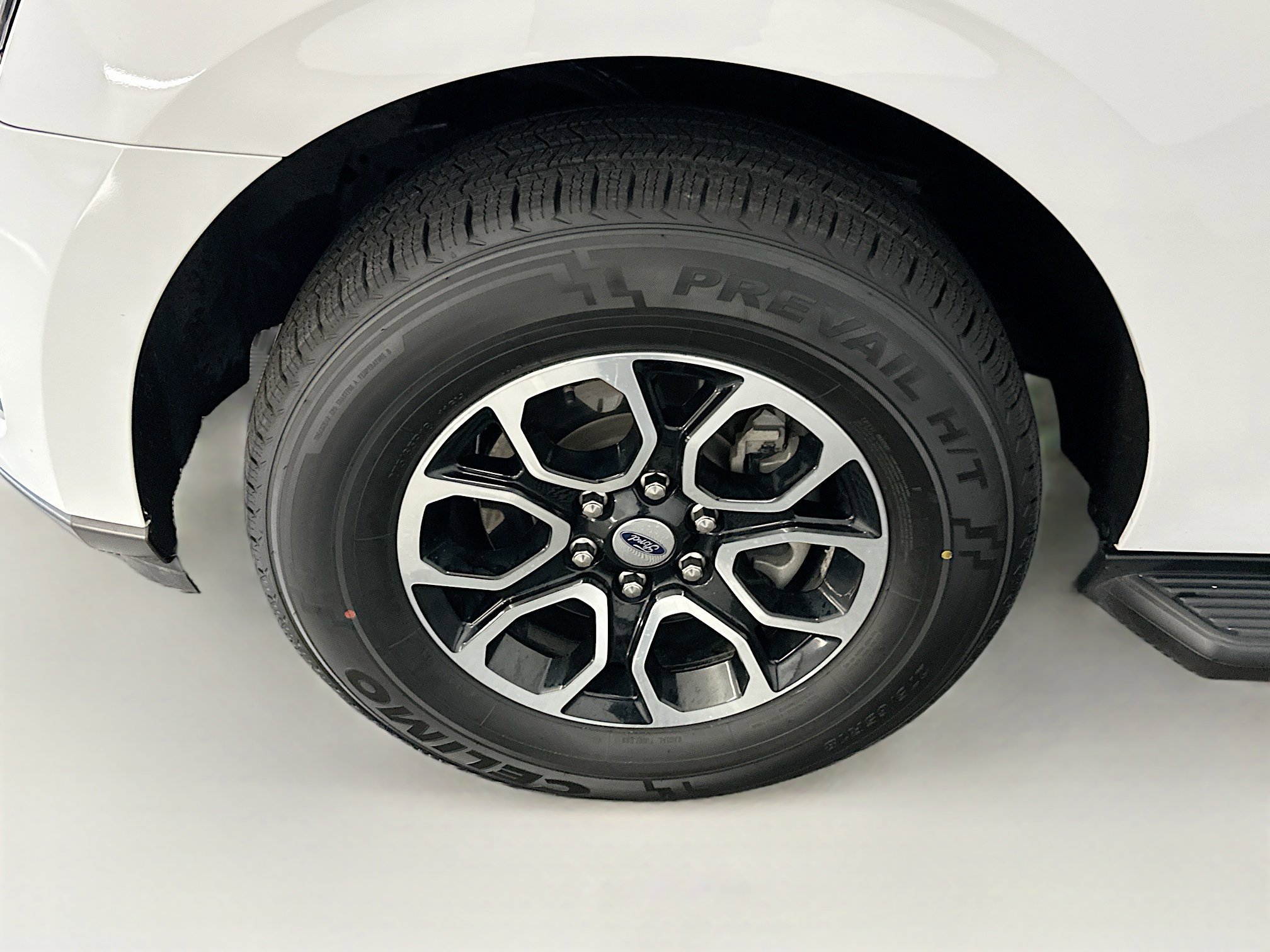 Used 2024 Ford Expedition Max XLT image 11