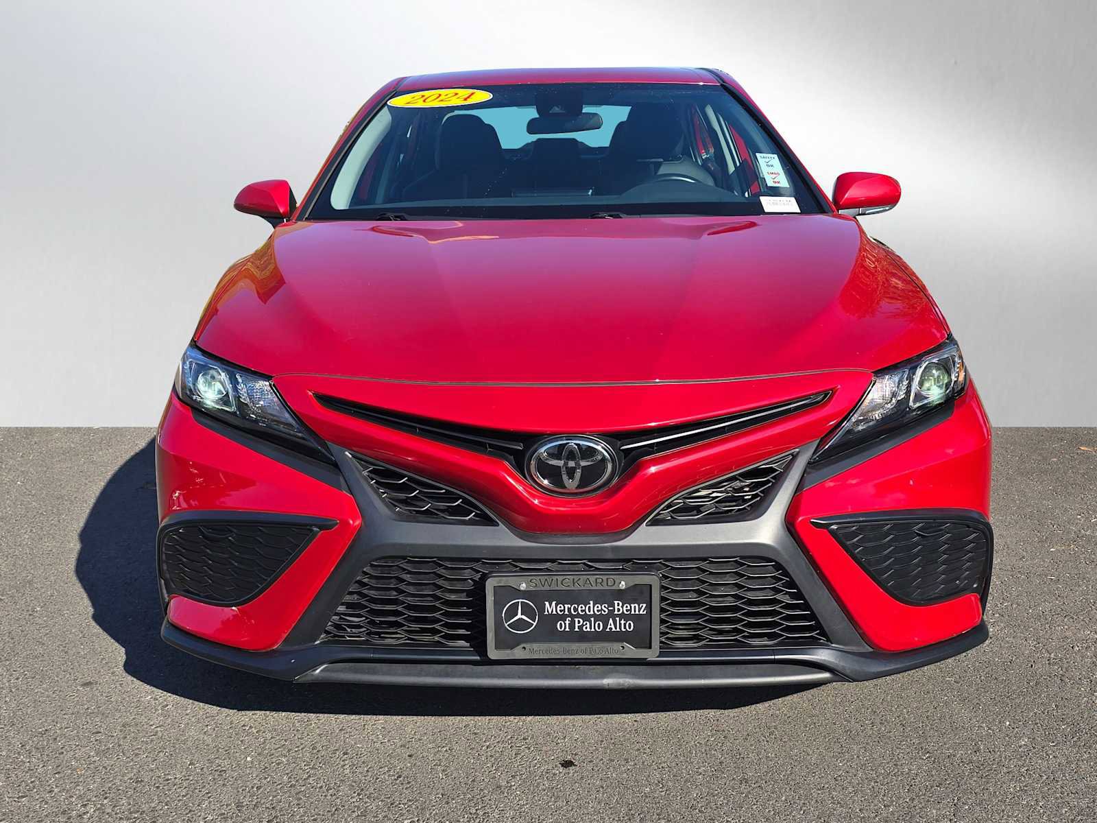 Used 2024 Toyota Camry SE image 8