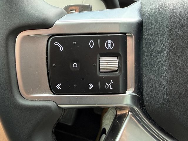 Used 2025 Land Rover Discovery S AWD/4WD image 30