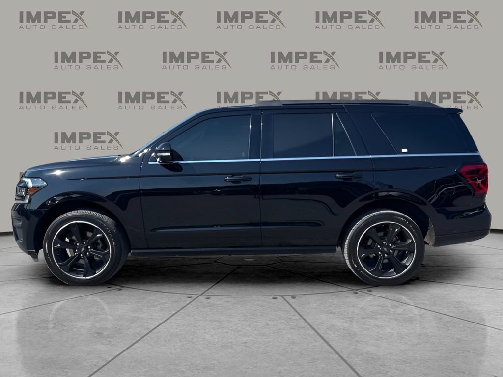 Used 2022 Ford Expedition Limited AWD/4WD image 2