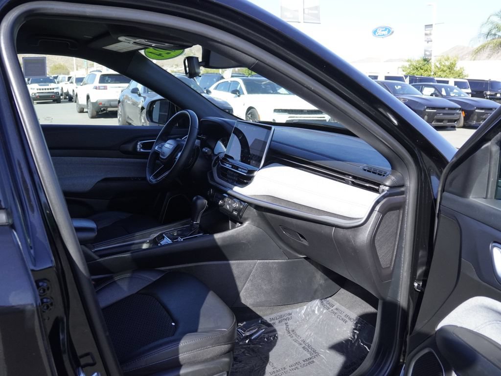 Certified 2024 Jeep Compass Latitude AWD/4WD image 26