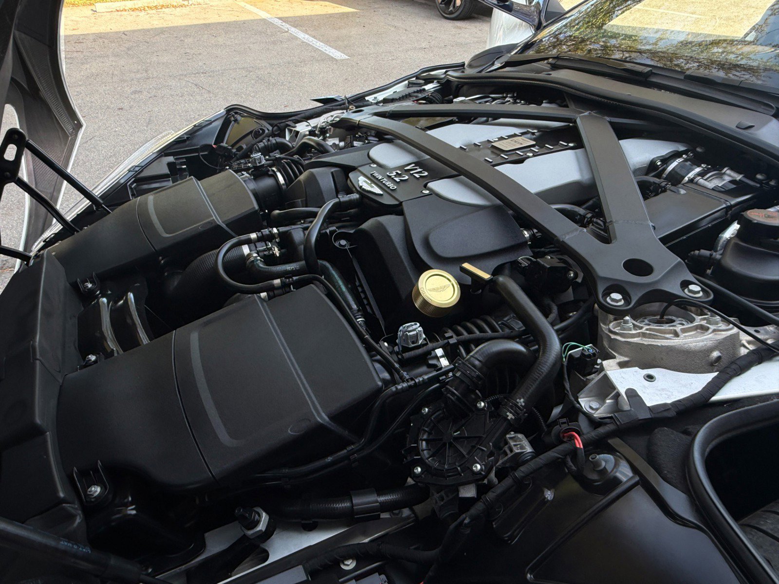 Used 2019 Aston Martin DBS Superleggera image 62