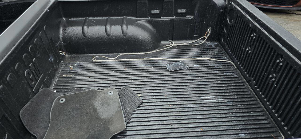 Used 2011 GMC Canyon SLE image 10