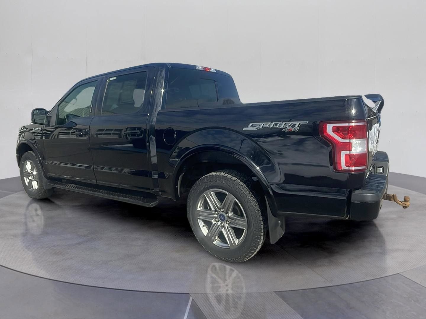 Used 2019 Ford F150 XLT w/ Equipment Group 302A Luxury image 3
