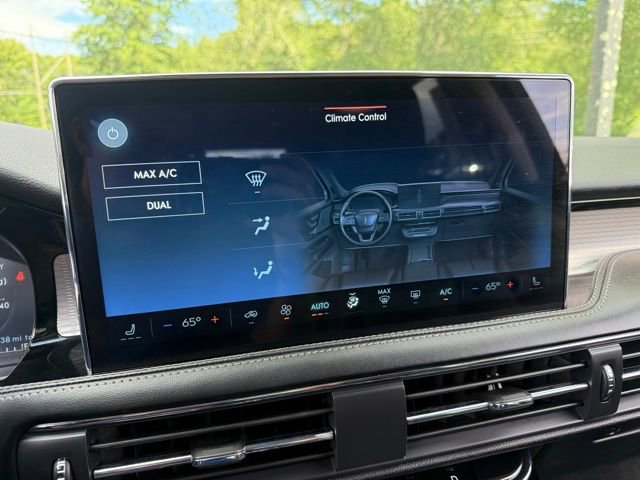 Used 2023 Lincoln Corsair AWD image 26